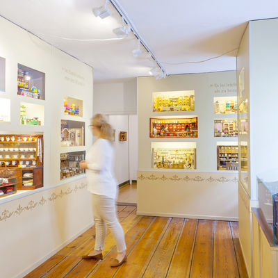 Sänger- und Kaufmannsmuseum Finsterwalde - Ausstellung historischer Puppenkaufläden