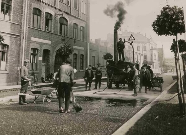 Teerung Friedrichstra&szlig;e 1930_1
